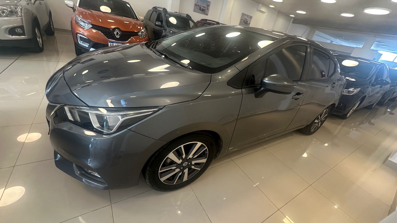 Nissan Versa miniatura 4
